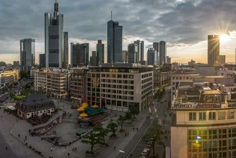 重組合并后電建地產(chǎn)接連擴(kuò)儲與“重返”房地產(chǎn)