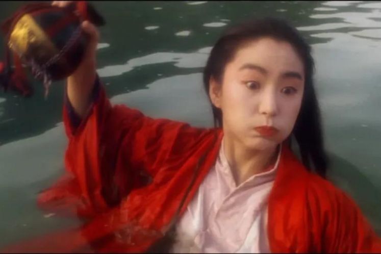 白酒，地產，無聲散場